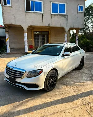 Mercedes-Benz E300 2018 White