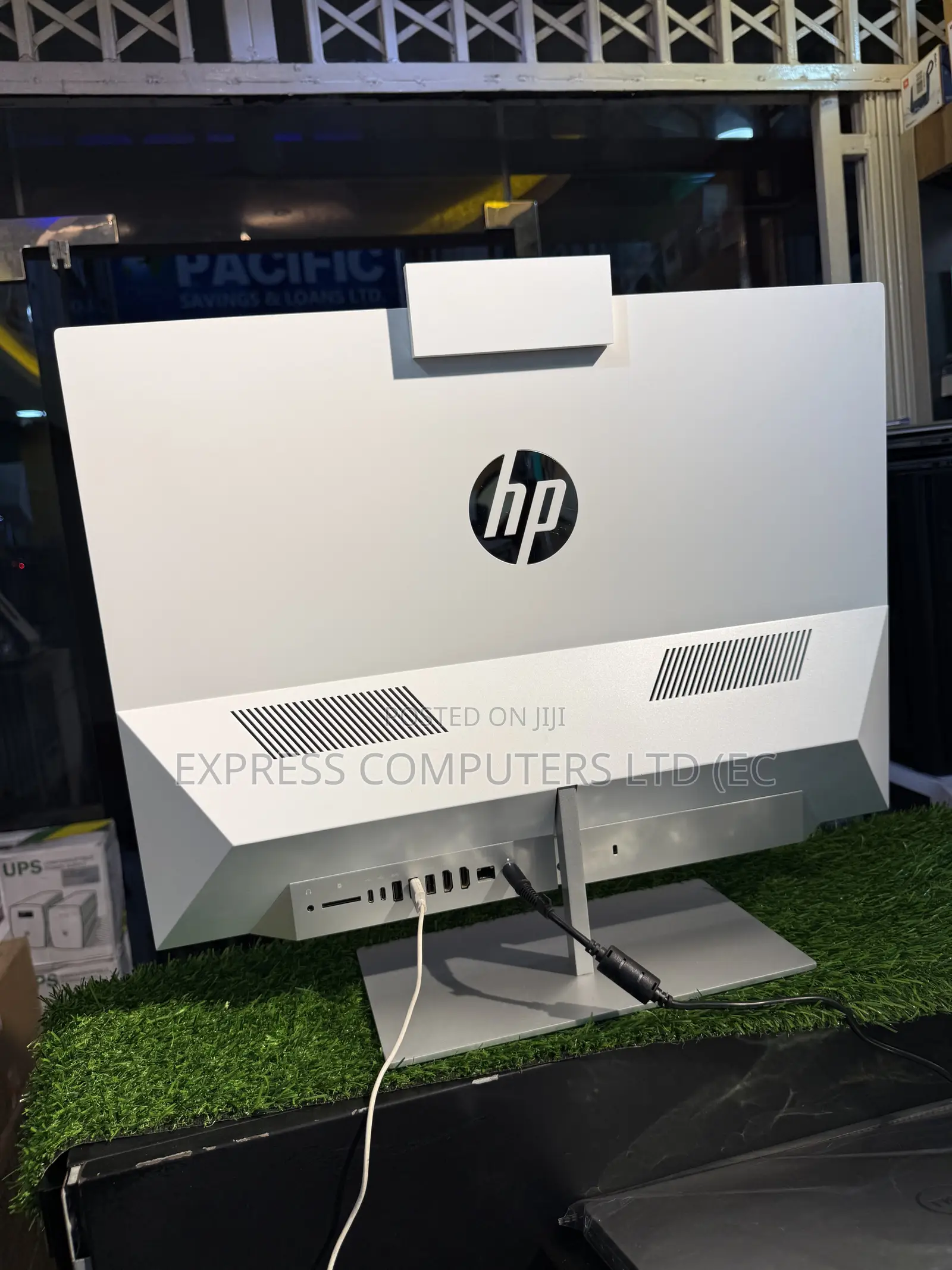 Desktop Computer HP Pavilion 24 16GB AMD Ryzen 5 SSD 1T