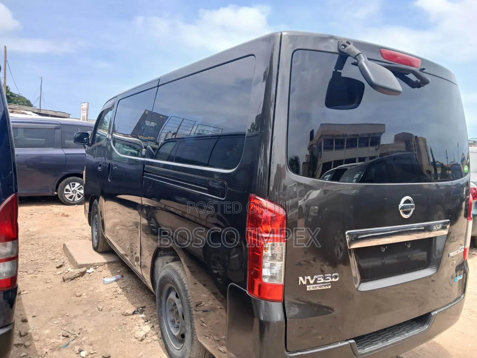 Nissan Caravan (Urvan) 2013 Brown