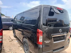 Nissan Caravan (Urvan) 2013 Brown