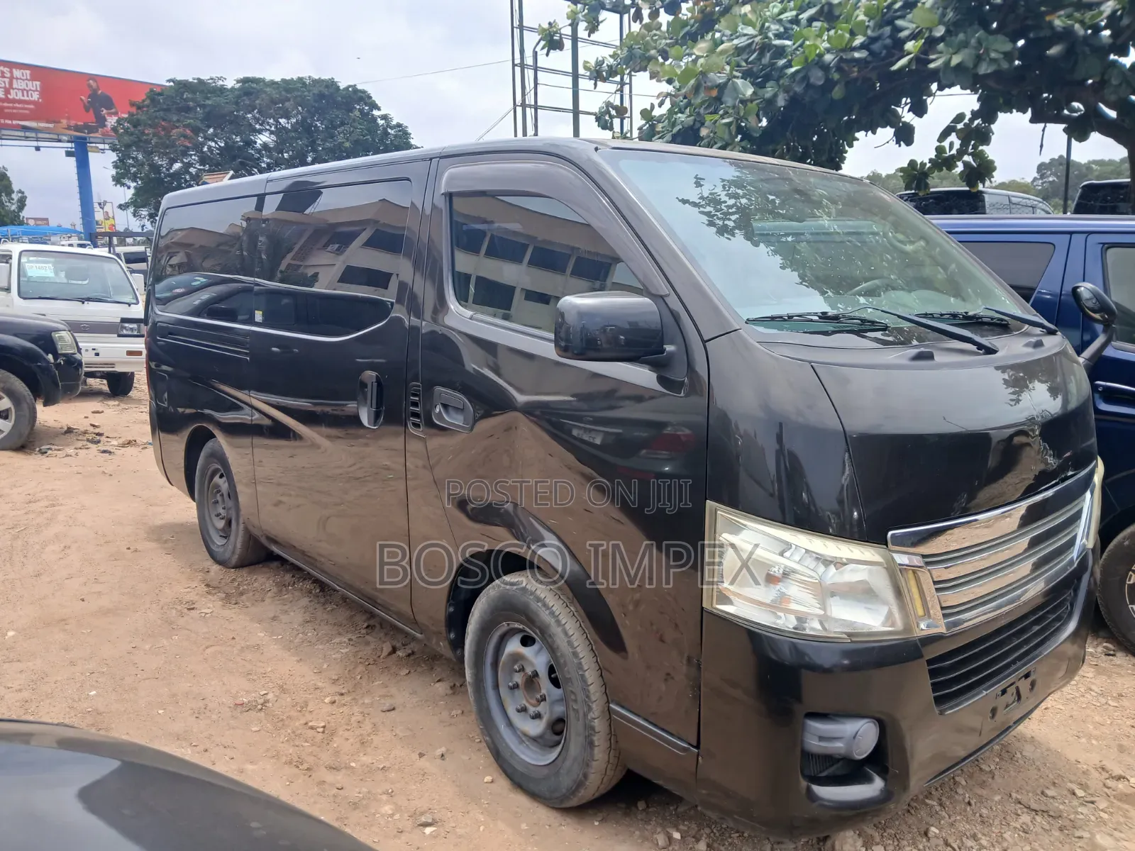 Nissan Caravan (Urvan) 2013 Brown