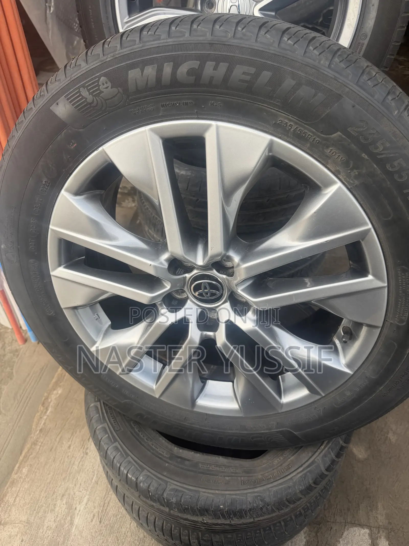 Silver Rav4 Rim