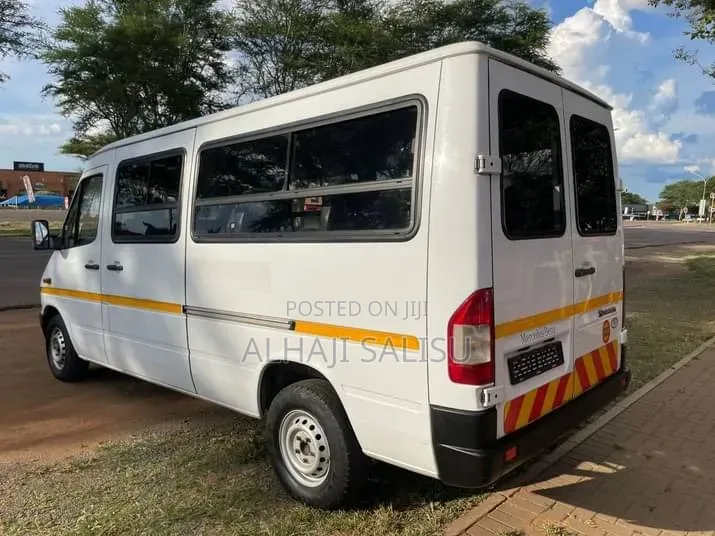 Mercedes-Benz Sprinter 2005 White