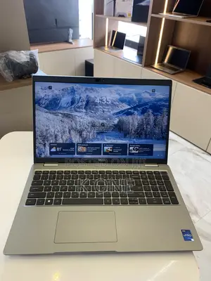 Laptop Dell Precision 3581 16GB Intel Core i7 SSD 512GB
