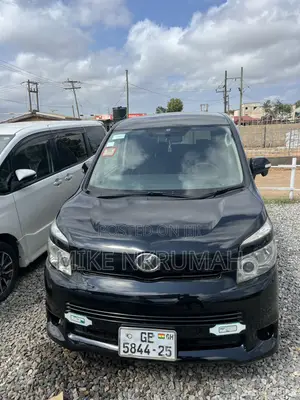 Toyota Voxy 2012 Black
