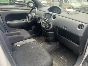 Toyota Sienta 2012 White