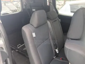 Toyota Voxy 2016 Silver