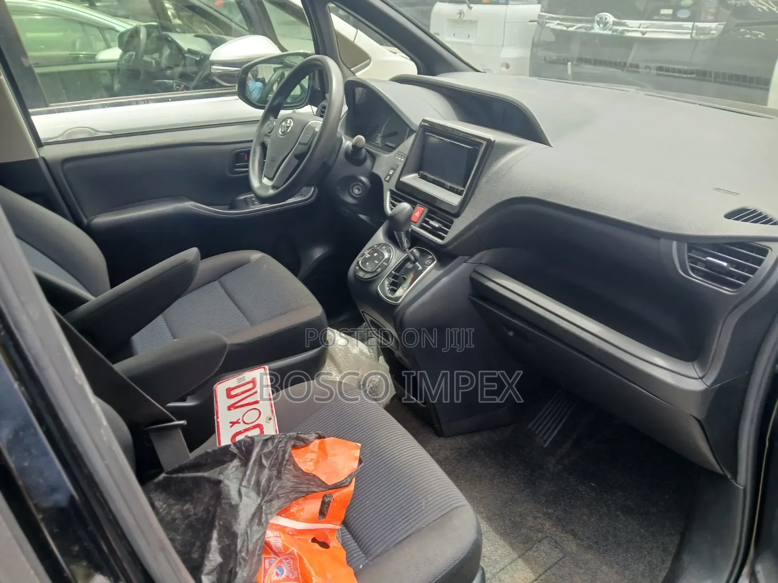 Toyota Voxy 2016