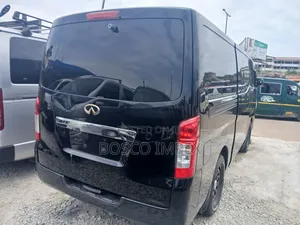 Nissan Caravan (Urvan) 2015 Brown