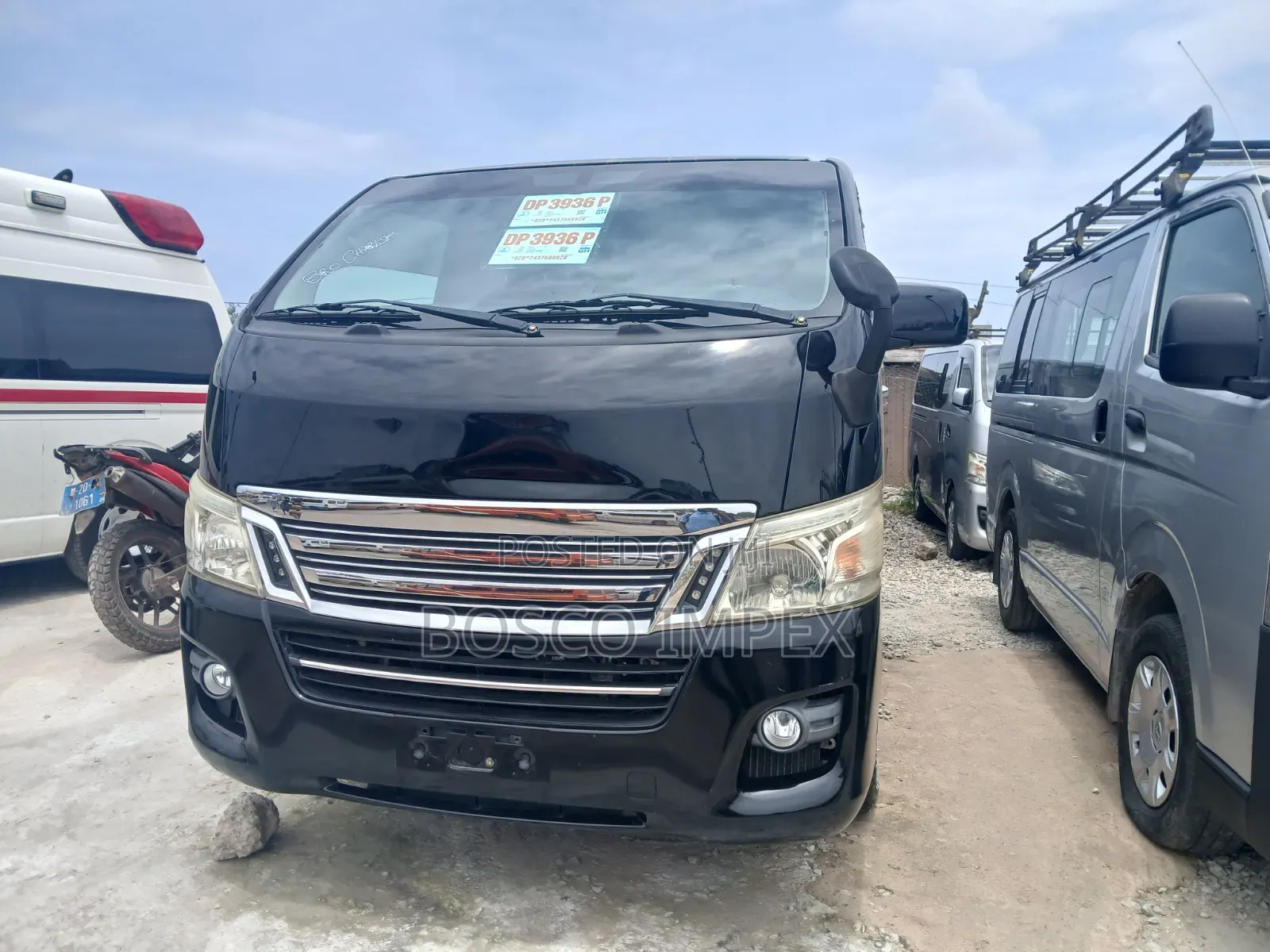 Nissan Caravan (Urvan) 2015 Brown