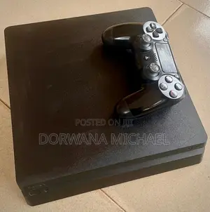 Ps4 Slim With Games Installed,fc26, COD Etc