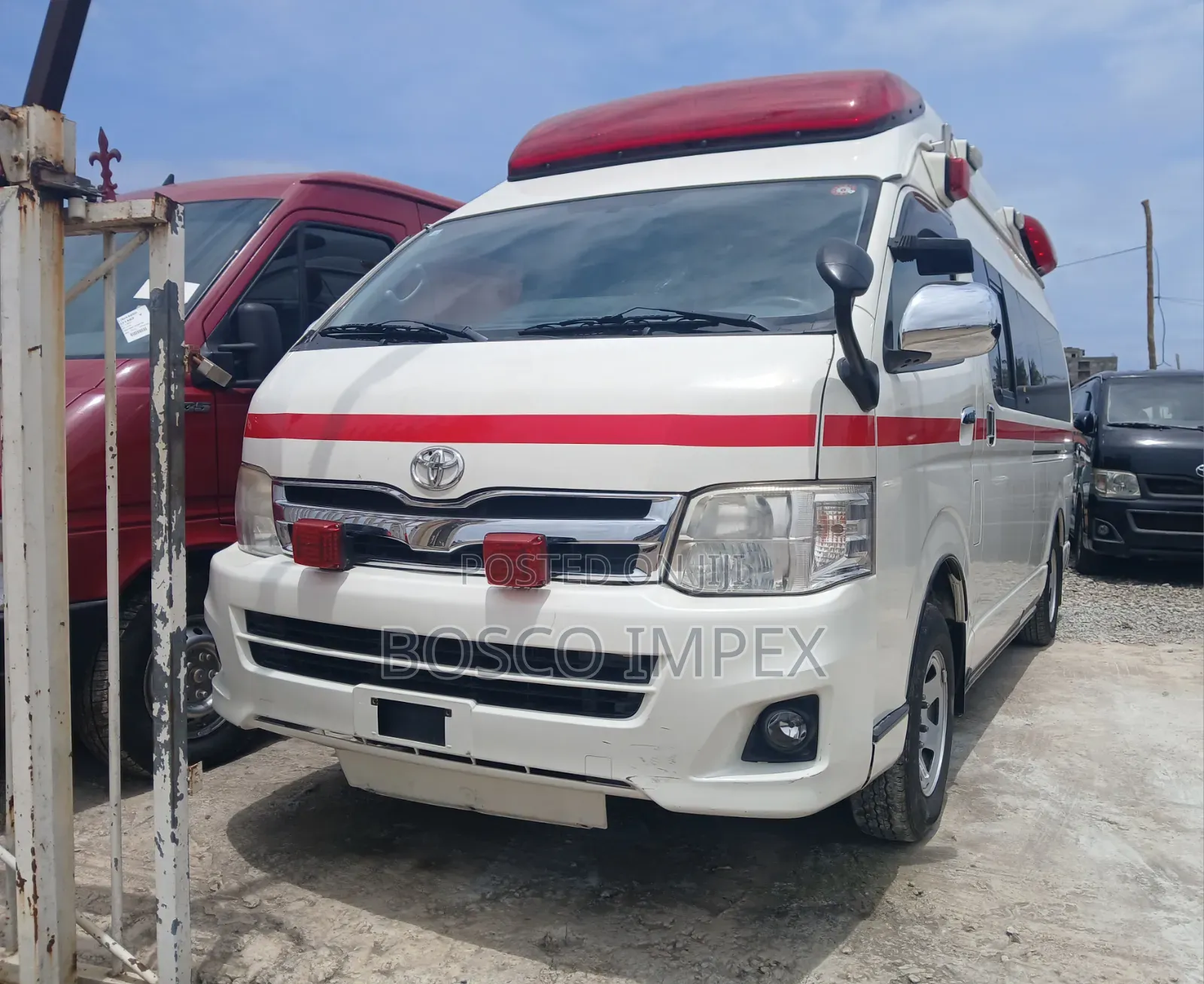 Toyota HiAce 2015 White