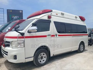Toyota HiAce 2015 White