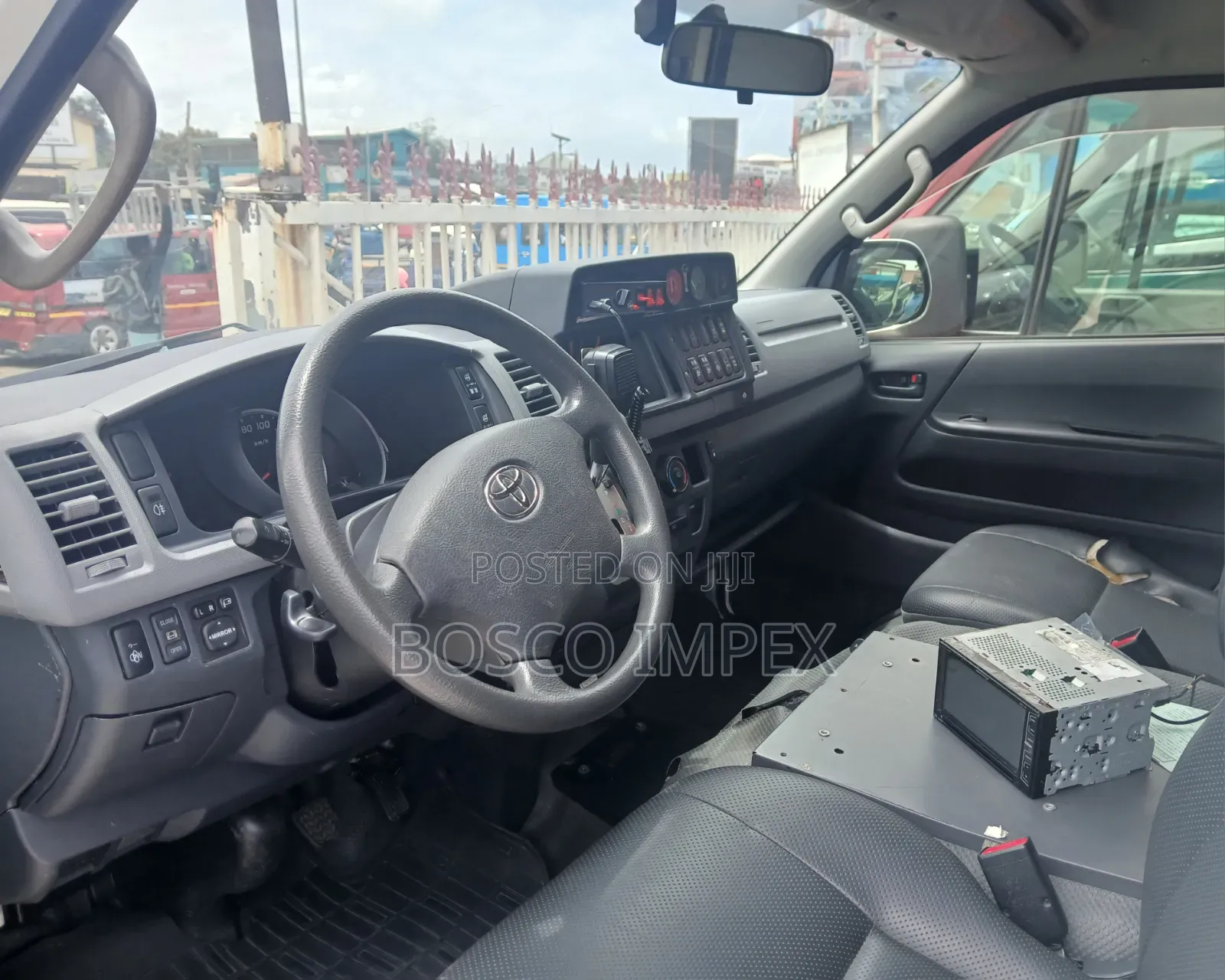 Toyota HiAce 2015 White
