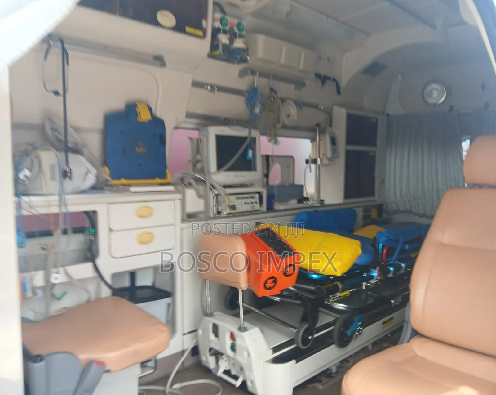 Toyota HiAce 2015 White