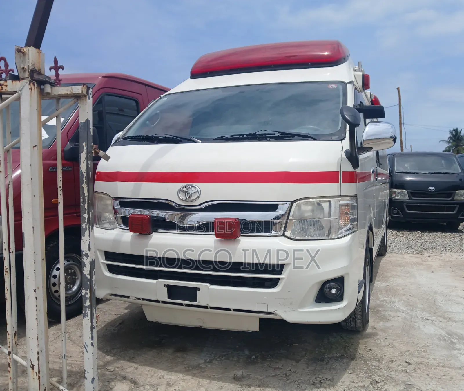 Toyota HiAce 2015 White