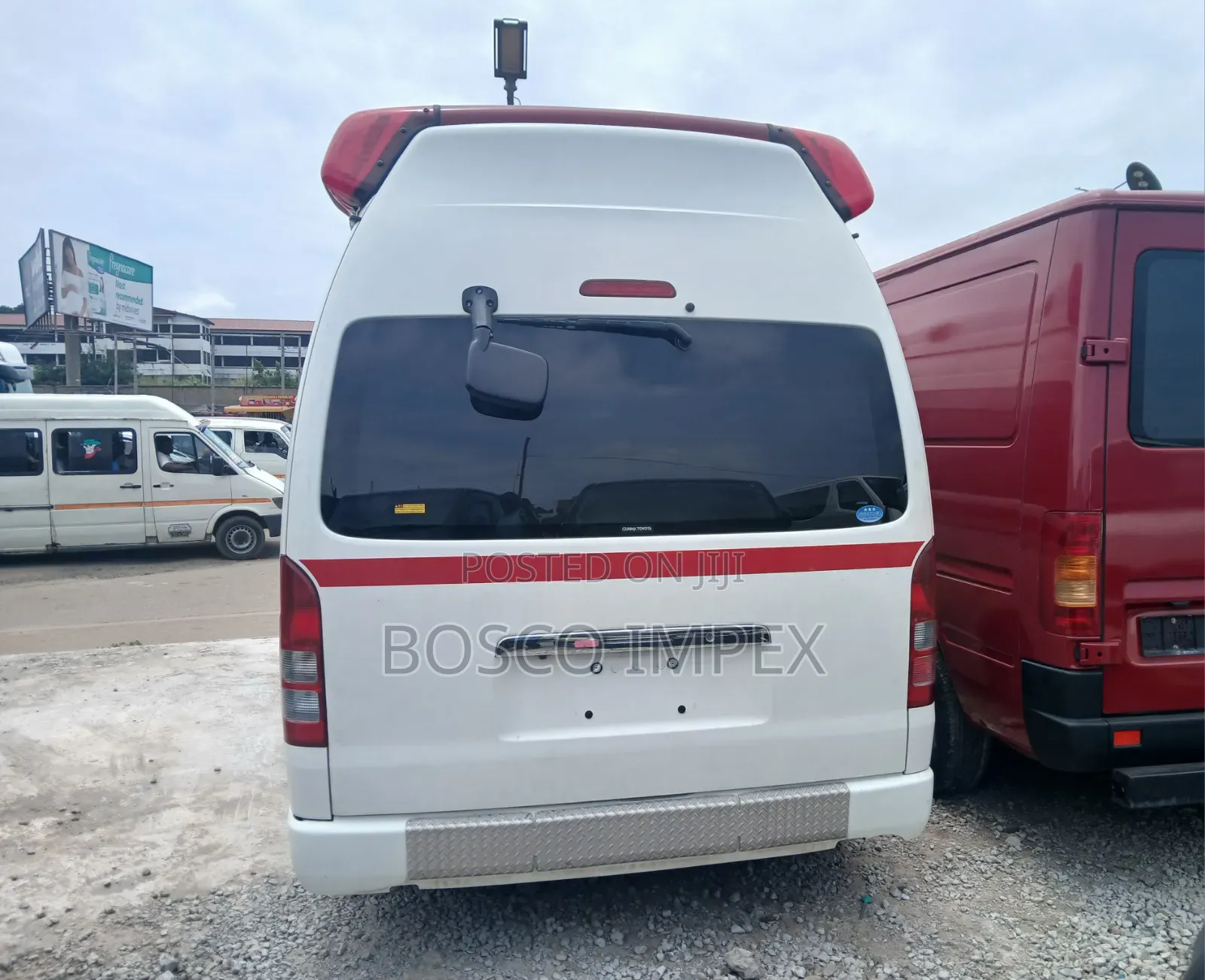 Toyota HiAce 2015 White