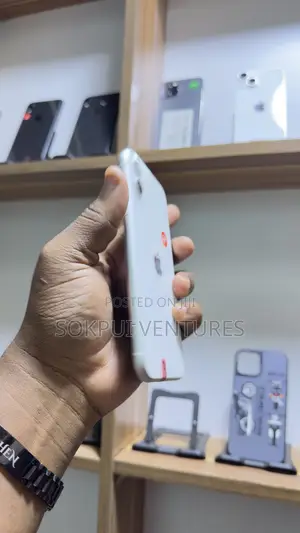 Apple iPhone 11 64 GB White