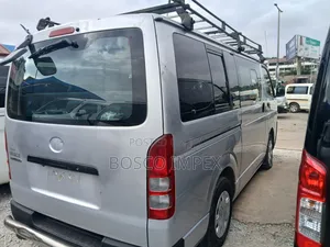 Toyota HiAce 2013 Silver