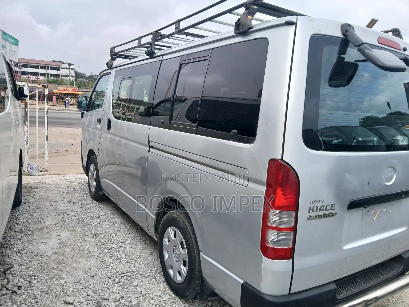 Toyota HiAce 2013 Silver