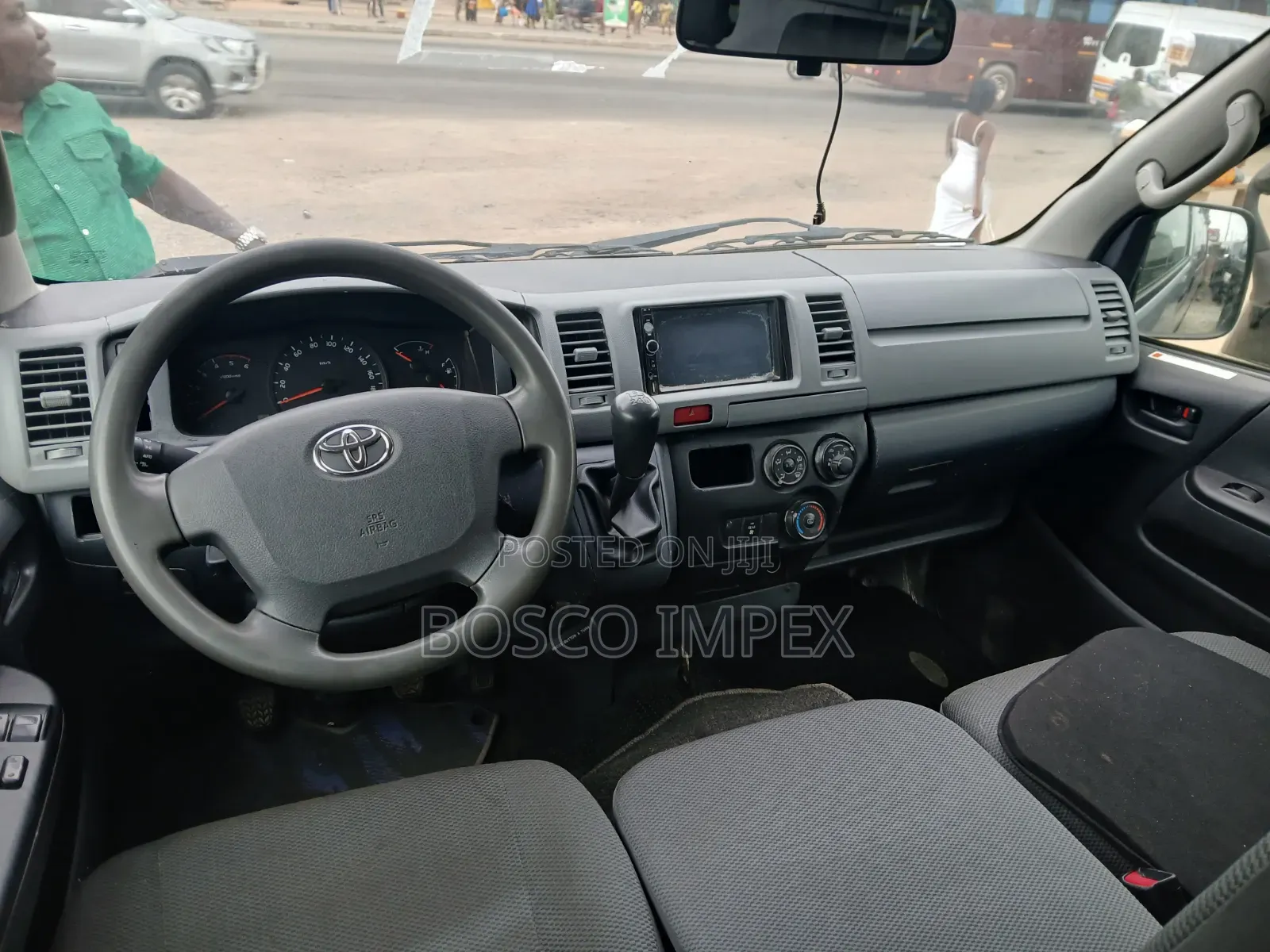 Toyota HiAce 2013 Silver