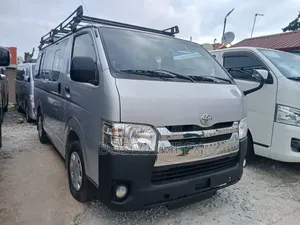 Toyota HiAce 2013 Silver