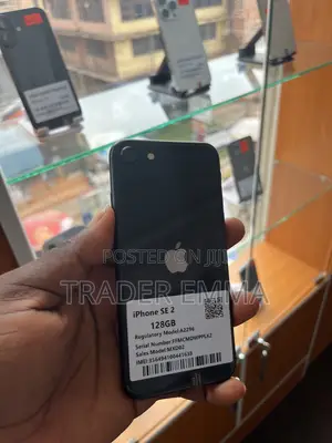 Apple iPhone SE (2020) 64 GB Black