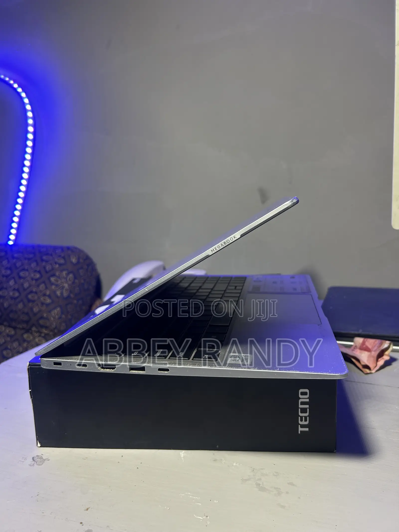 Laptop Tecno MEGABOOK T1 16GB Intel Core i5 SSD 1T