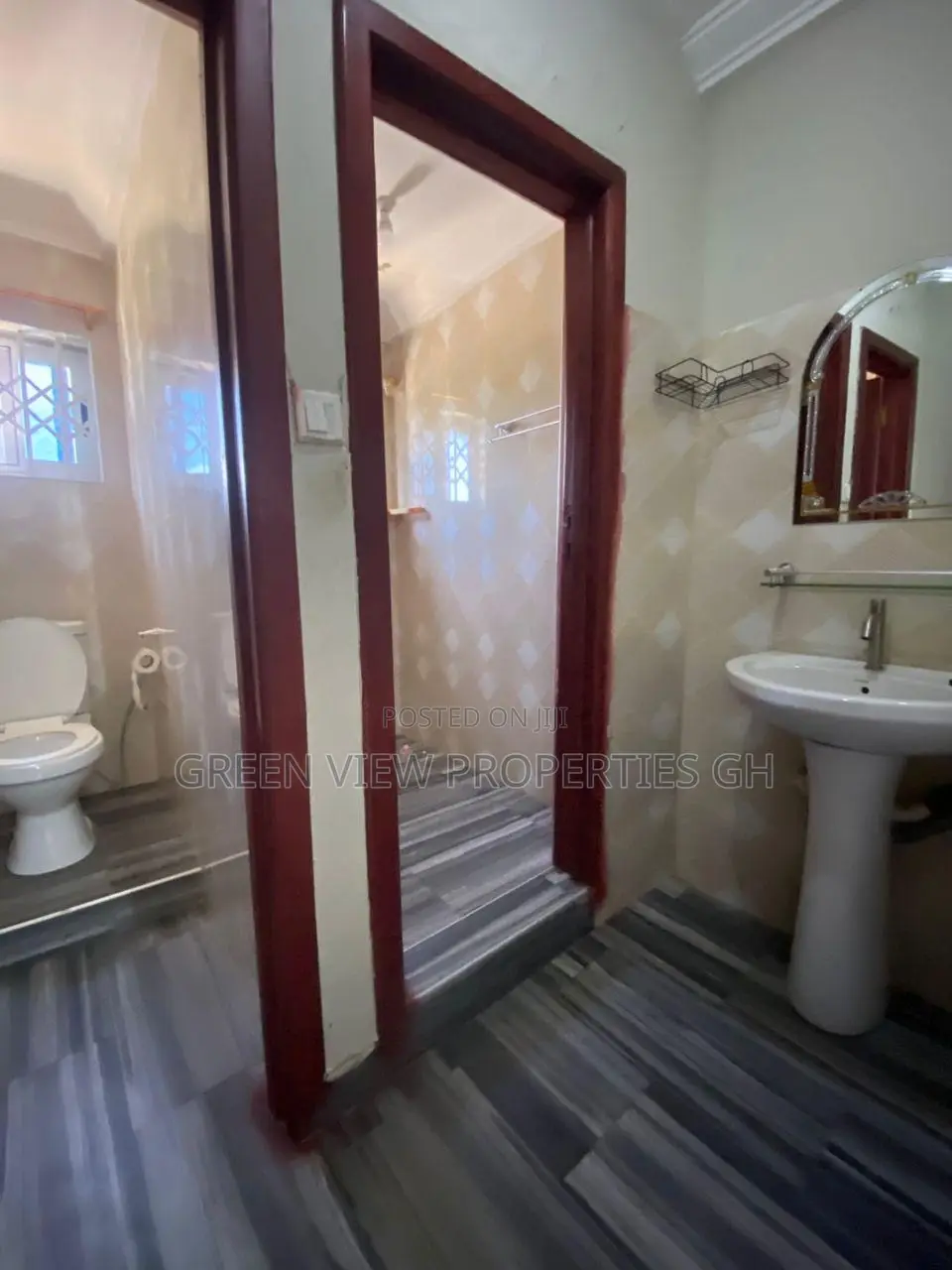 2bdrm Apartment in West Hills Mall Area for rent