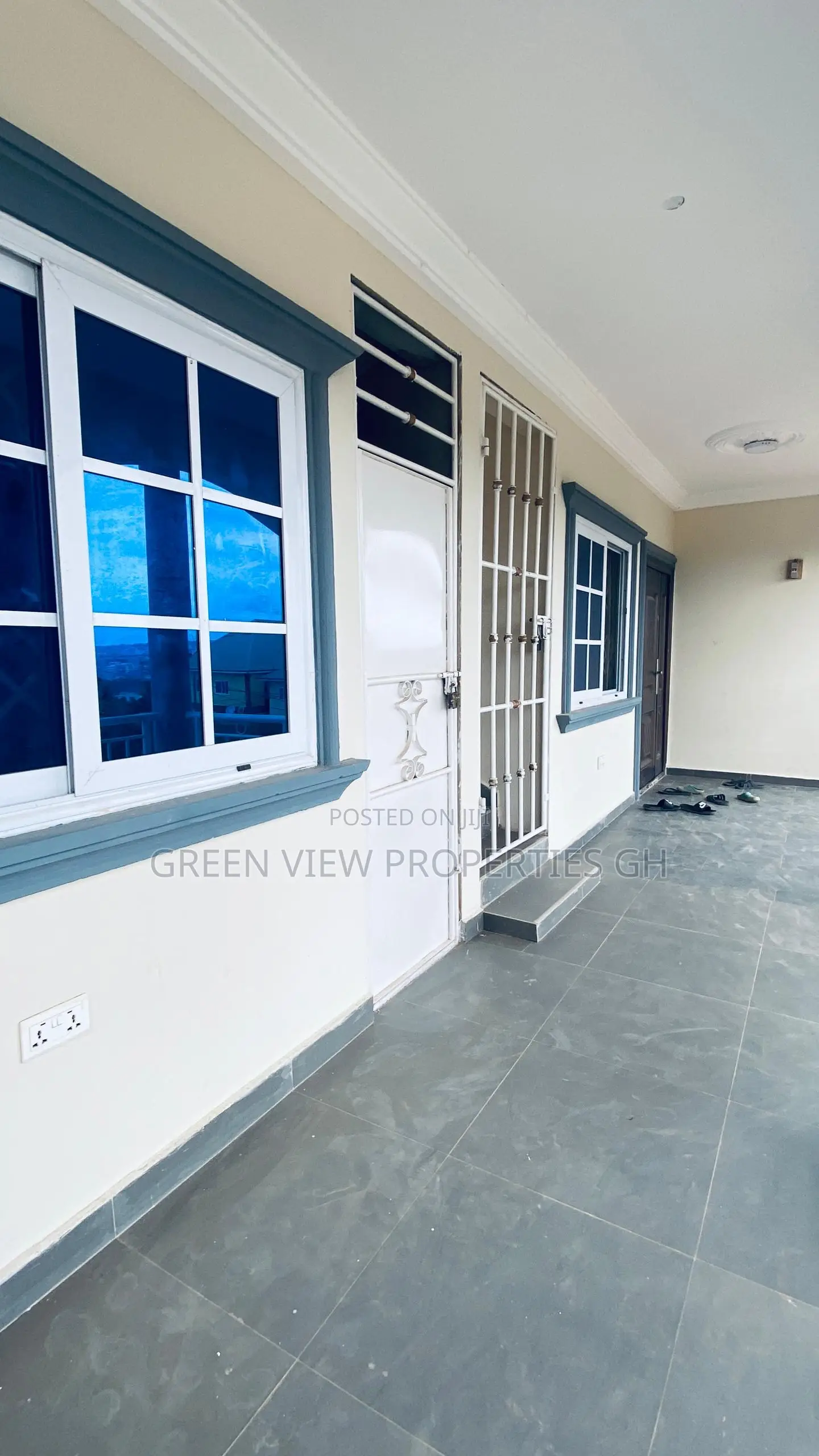 2bdrm Apartment in West Hills Mall Area for rent