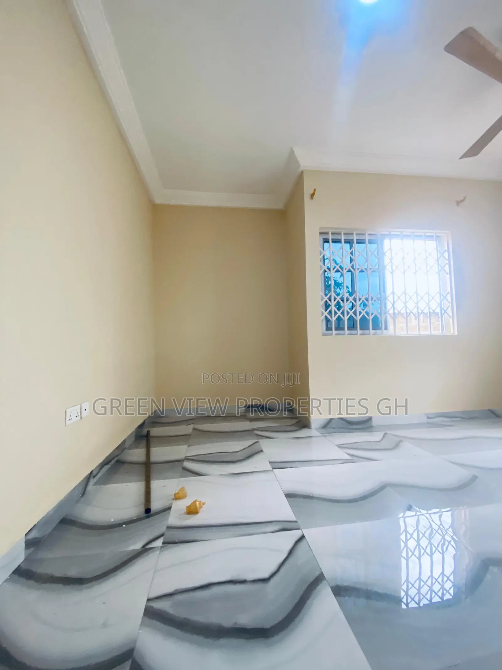 2bdrm Apartment in West Hills Mall Area for rent