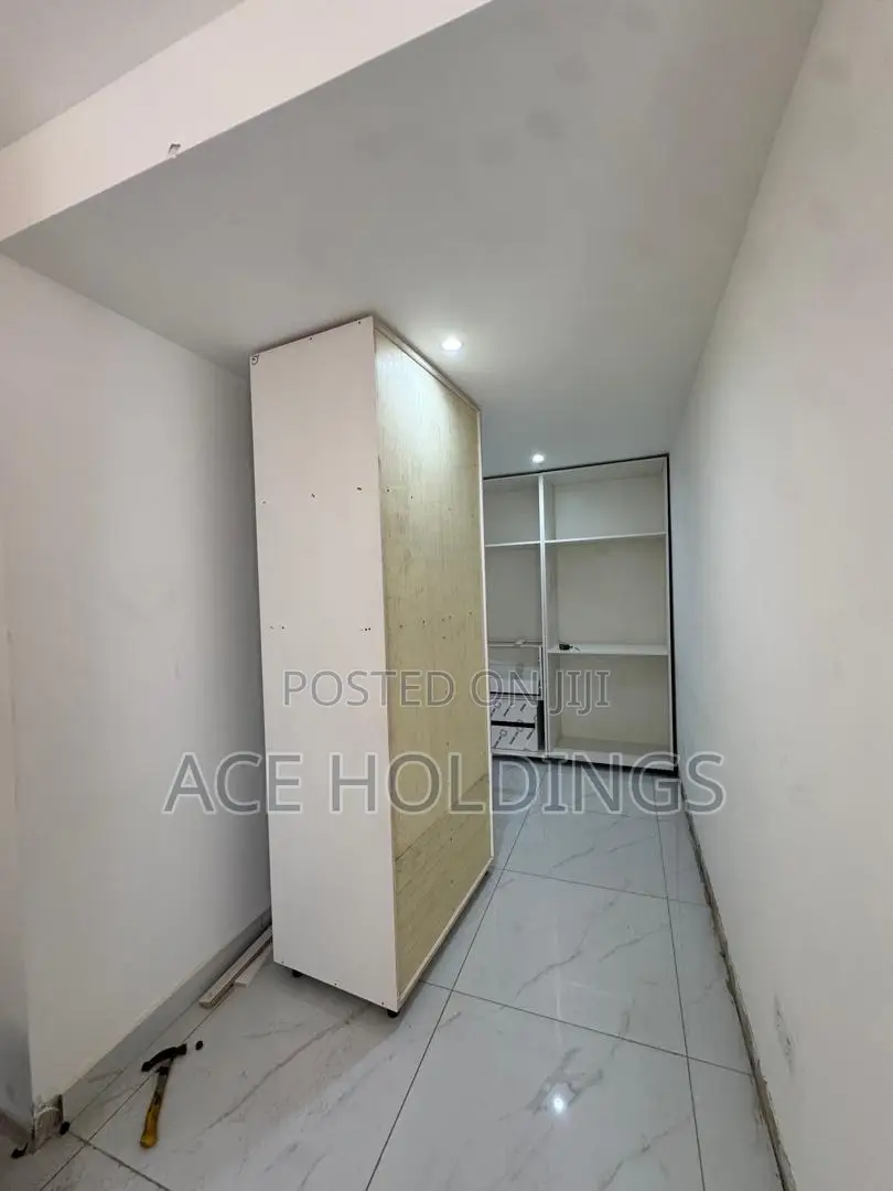 4bdrm Mansion in East Legon Hills for sale