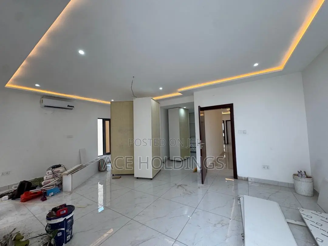 4bdrm Mansion in East Legon Hills for sale