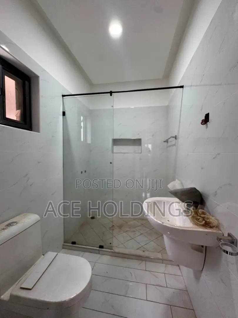 4bdrm Mansion in East Legon Hills for sale