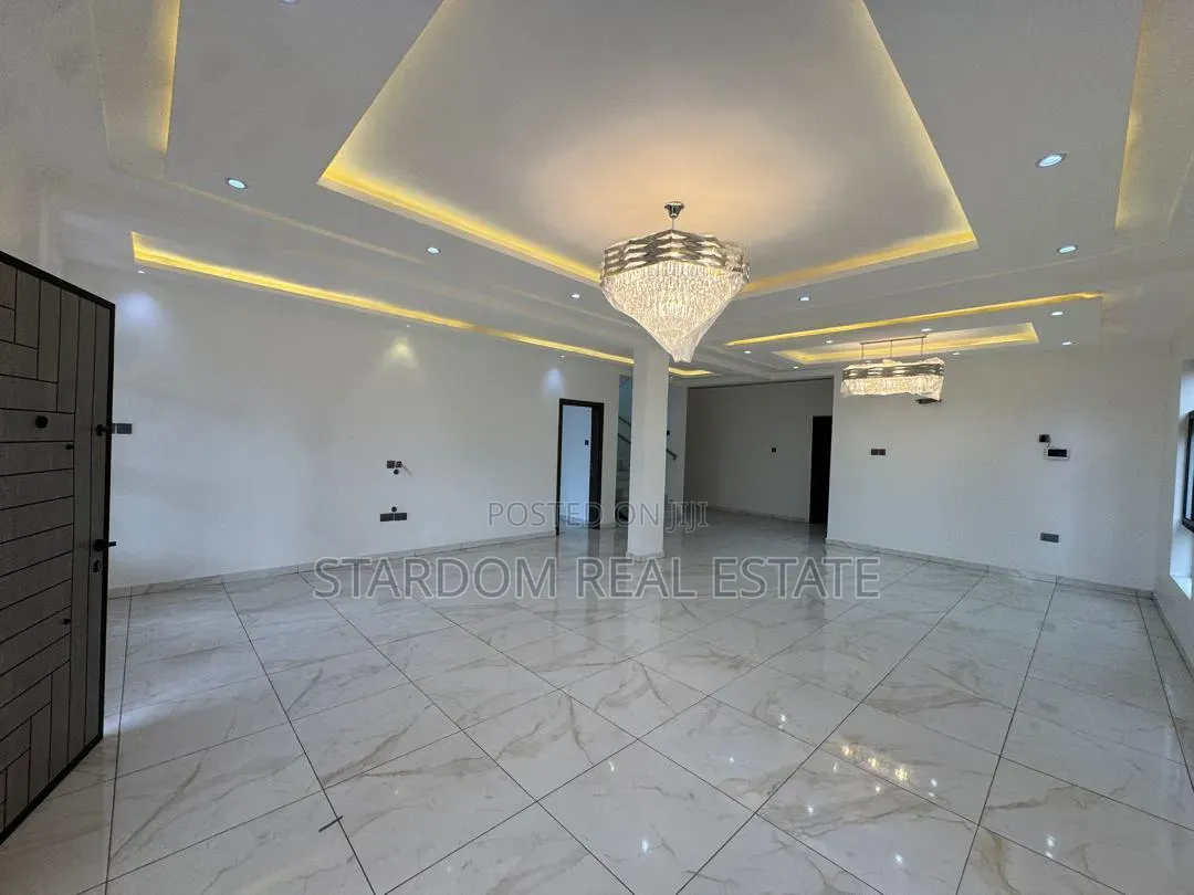 4bdrm Duplex in East Legon Hills, Boundary Road Area for sale