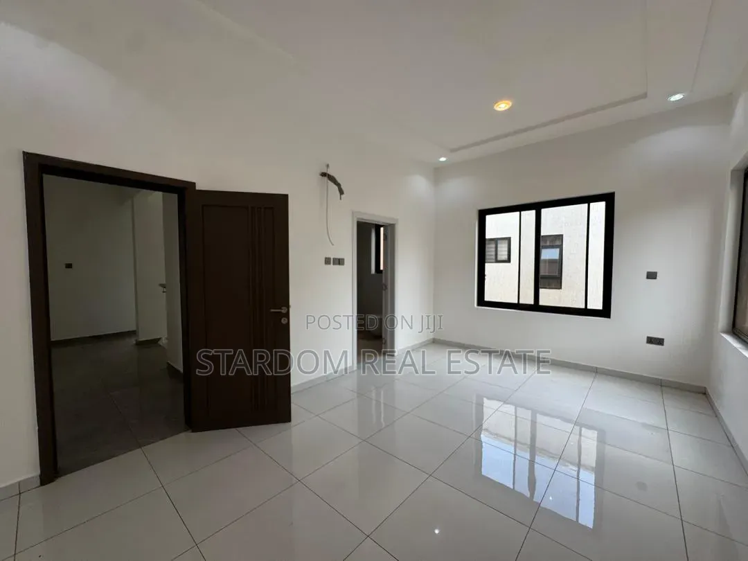 4bdrm Duplex in East Legon Hills, Boundary Road Area for sale