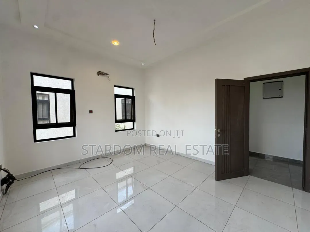 4bdrm Duplex in East Legon Hills, Boundary Road Area for sale