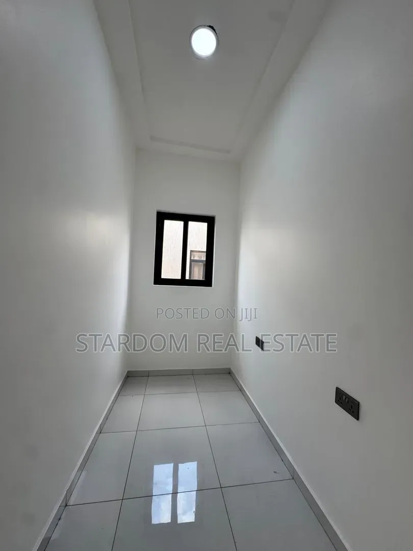 4bdrm Duplex in East Legon Hills, Boundary Road Area for sale