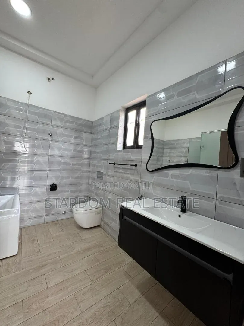 4bdrm Duplex in East Legon Hills, Boundary Road Area for sale