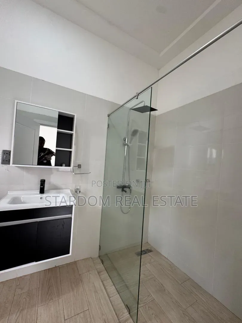4bdrm Duplex in East Legon Hills, Boundary Road Area for sale