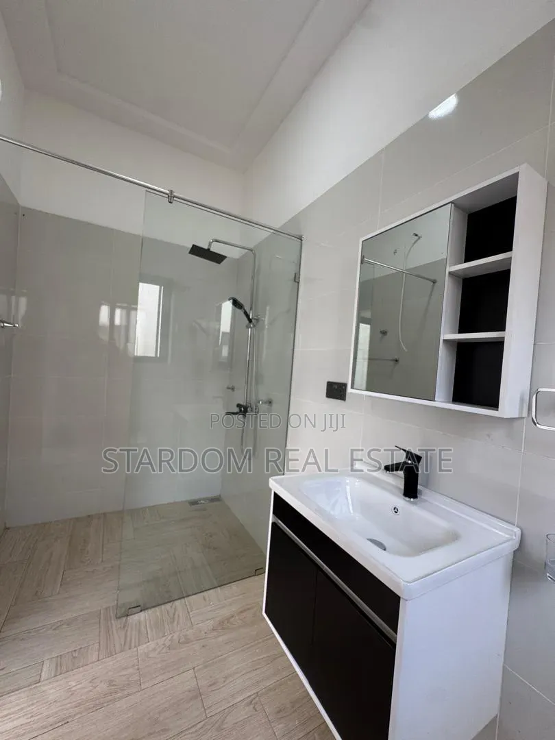 4bdrm Duplex in East Legon Hills, Boundary Road Area for sale