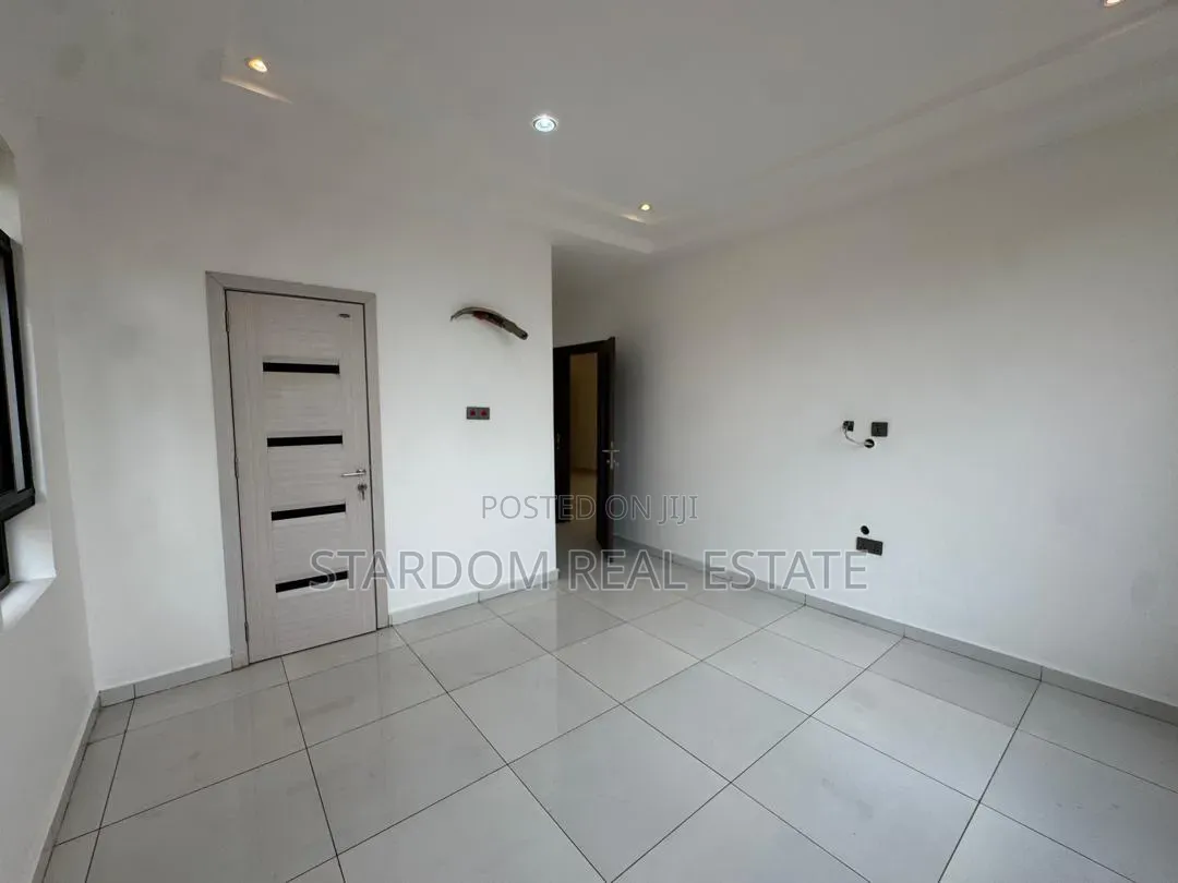 4bdrm Duplex in East Legon Hills, Boundary Road Area for sale