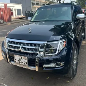 Mitsubishi Pajero 2013 Black
