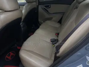 Hyundai Elantra Limited Sedan FWD (1.8L 4cyl 6A) 2013 Gray