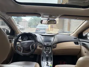 Hyundai Elantra Limited Sedan FWD (1.8L 4cyl 6A) 2013 Gray