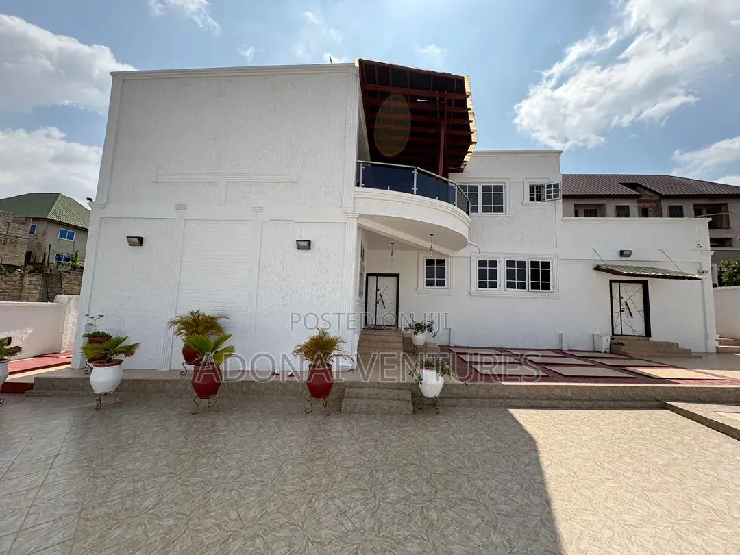 Furnished 6bdrm House in Abrepo Bronikrom, Kumasi Metropolitan for sale