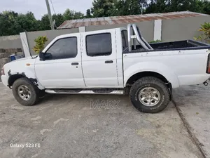 Nissan Pick-Up 2008 White