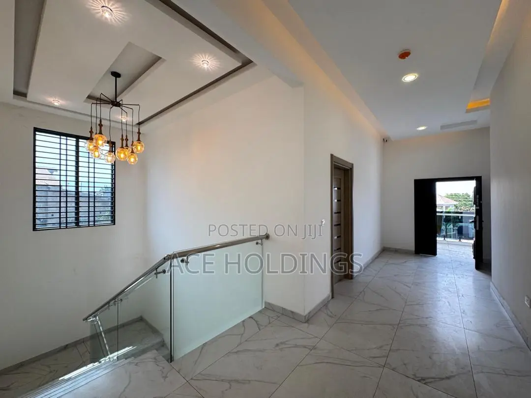 4bdrm House in West Trasacco, School Junction for sale