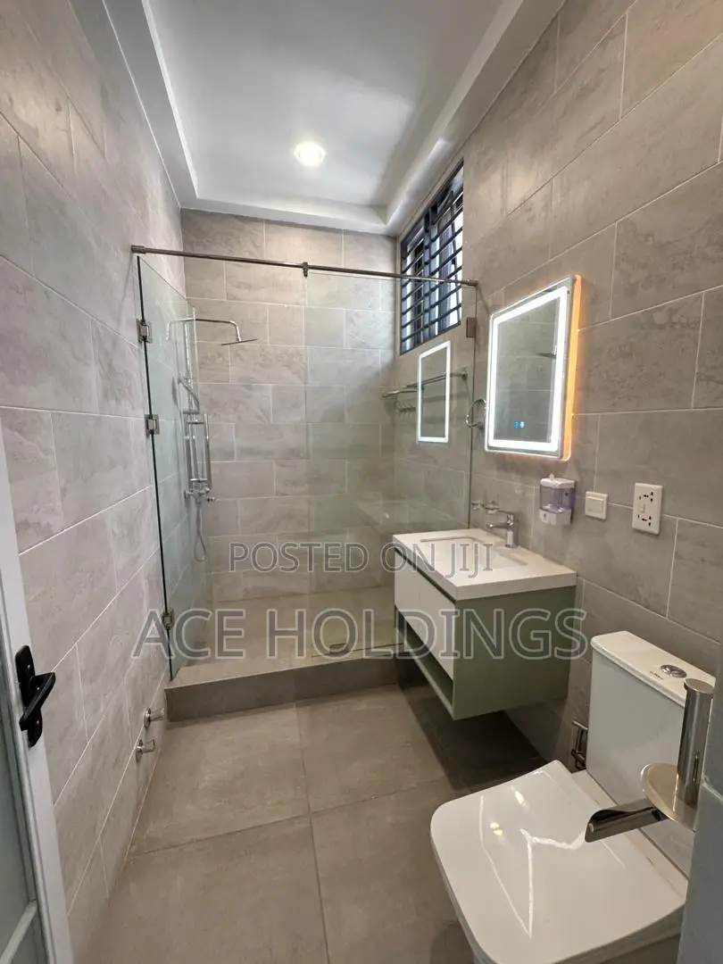 4bdrm House in West Trasacco, School Junction for sale
