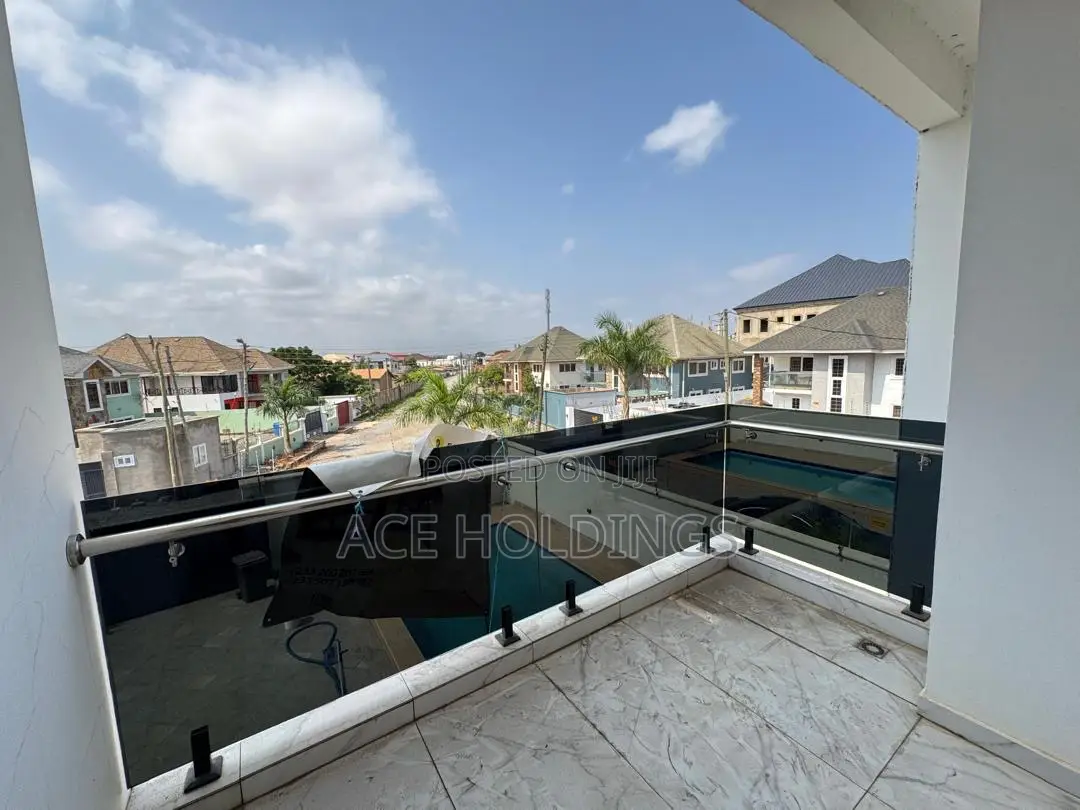 4bdrm House in West Trasacco, School Junction for sale